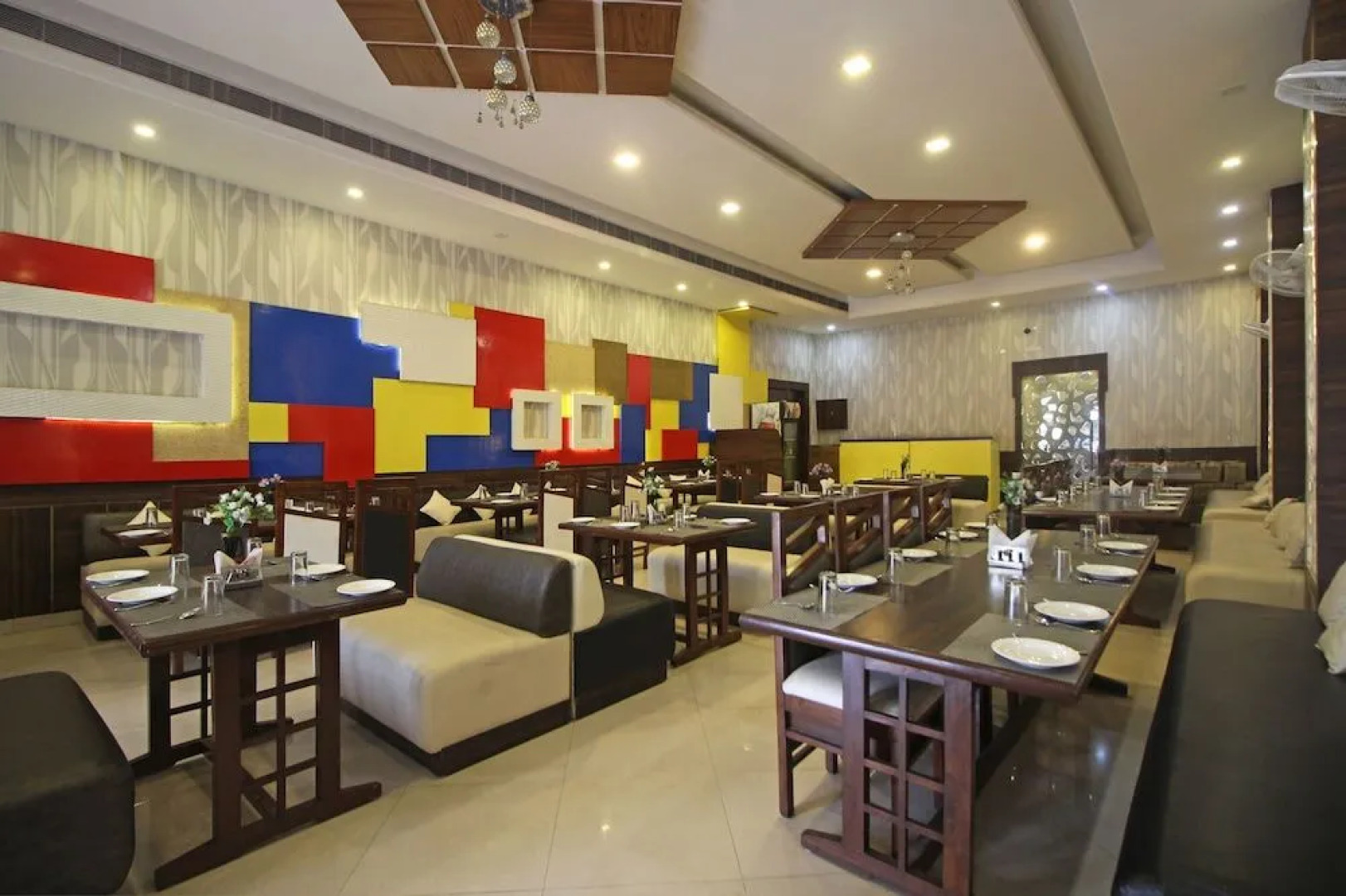 OYO 5183 Hotel Subhadra Residency