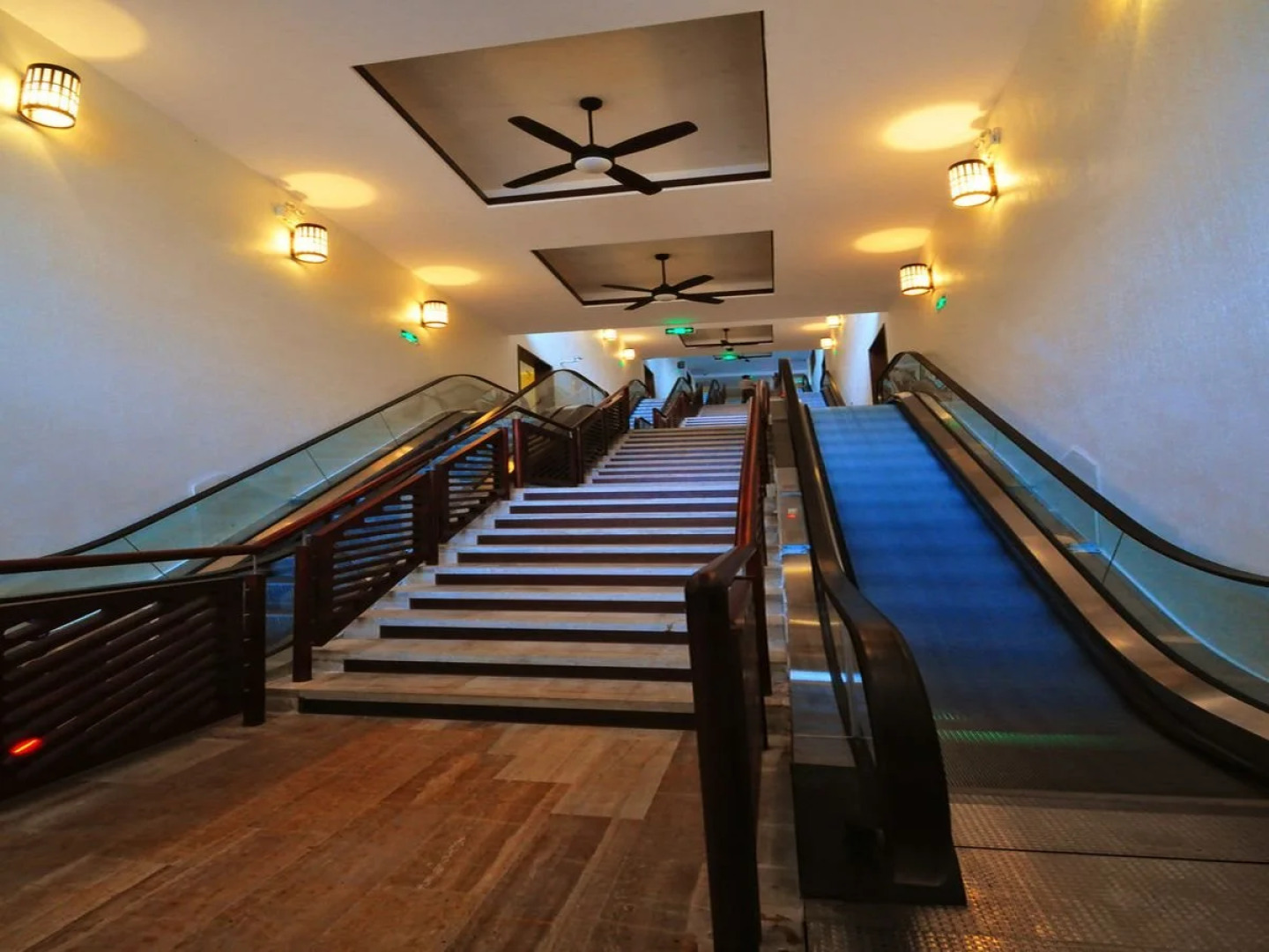 Hainan Mount Qixian Tang Hotel