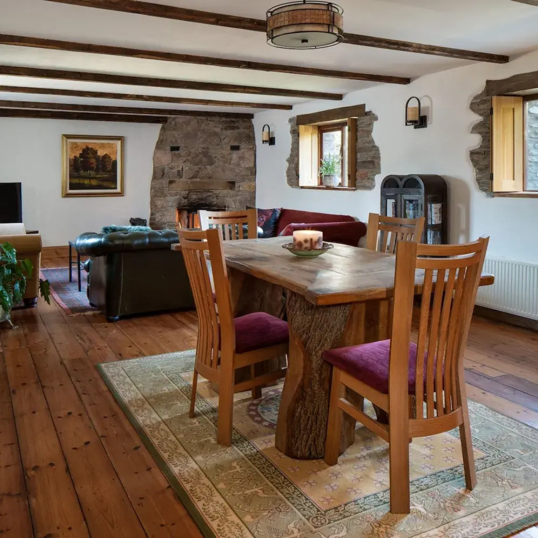 Old Coach House in Berry Pomeroy