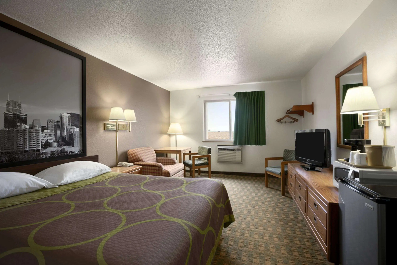 Super 8 by Wyndham Peru Starved Rock State Park