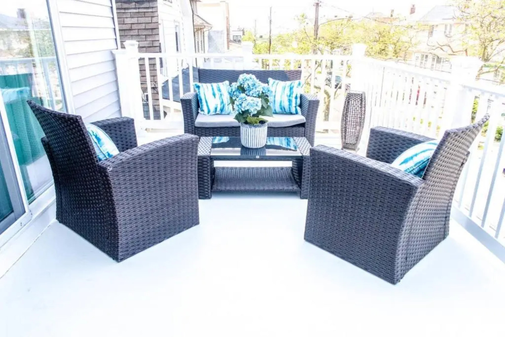 2 Blocks from Beach-Sleeps 16