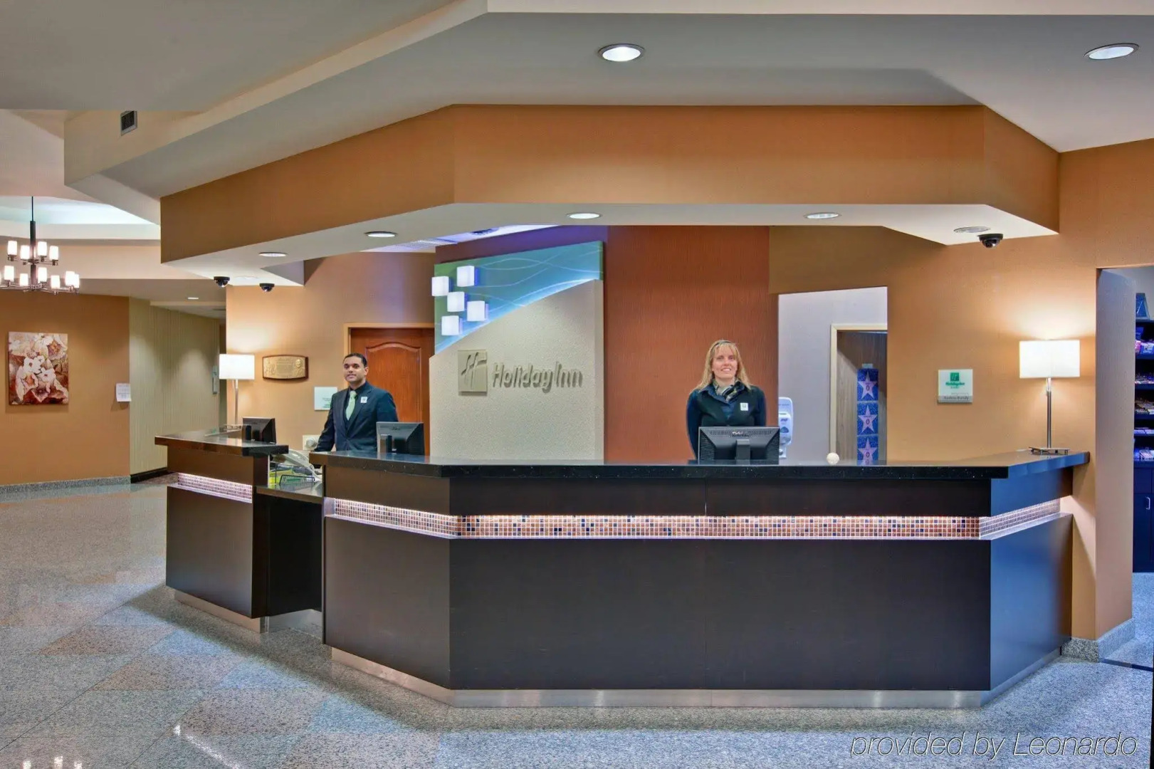 Holiday Inn & Suites Windsor Ambassador Bridge by IHG