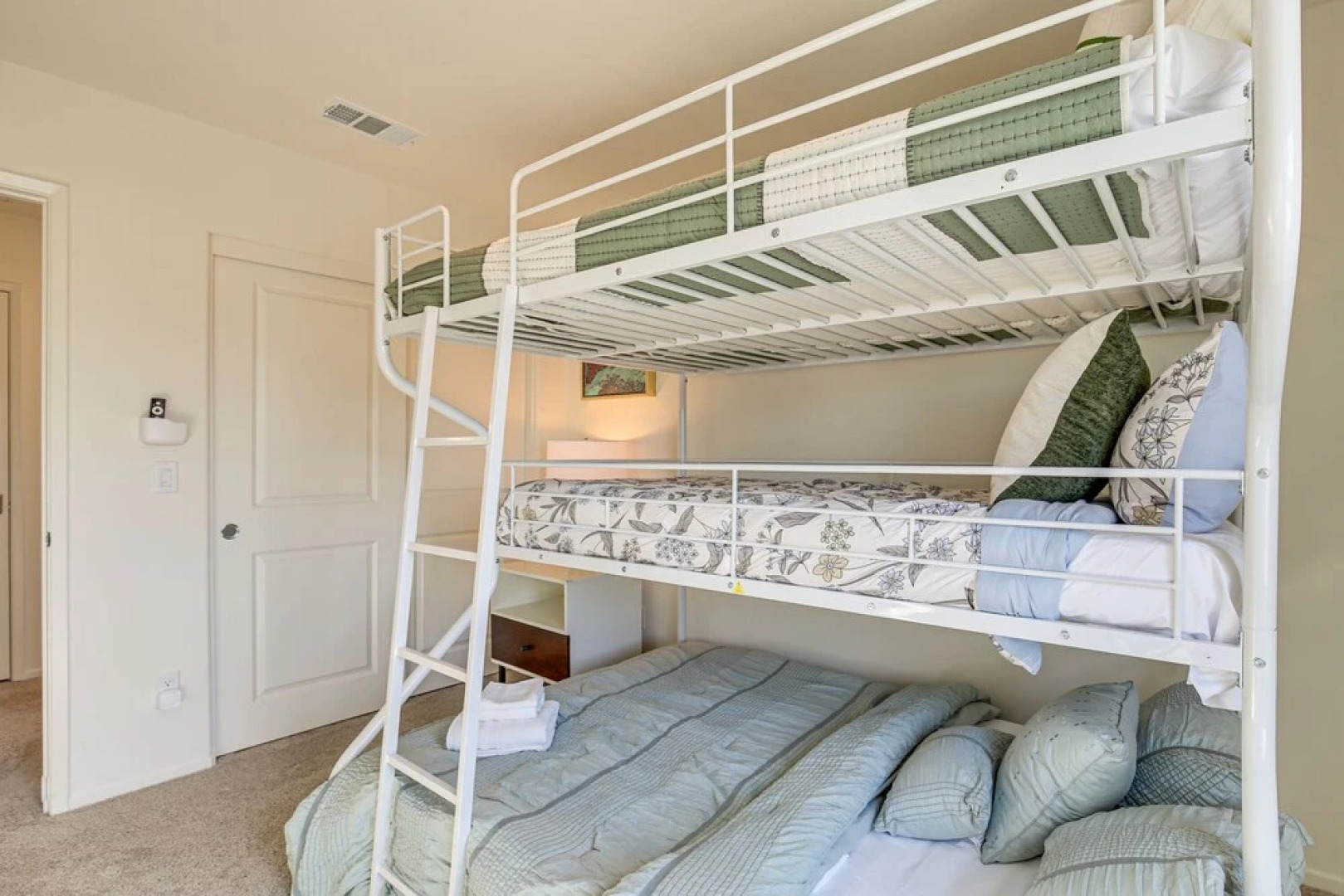 Chic Coachella Home < 3 Mi to Empire Polo Club