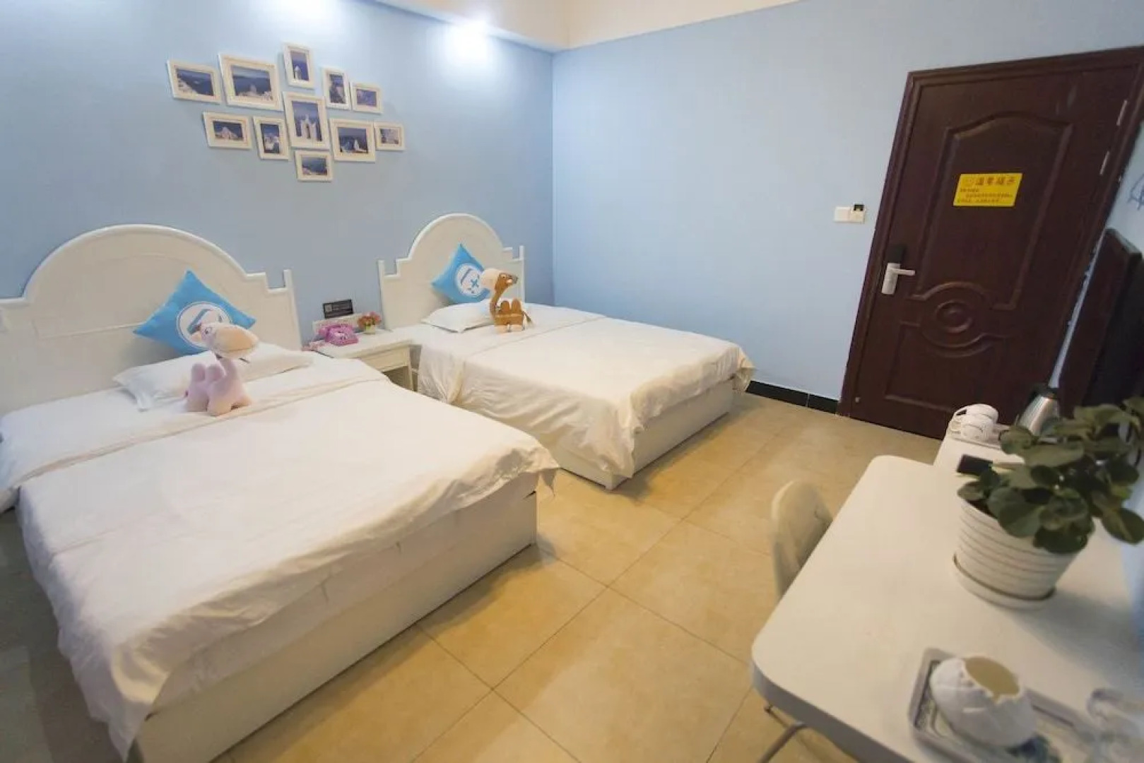 Zhangjiajie Meet Themed Inn