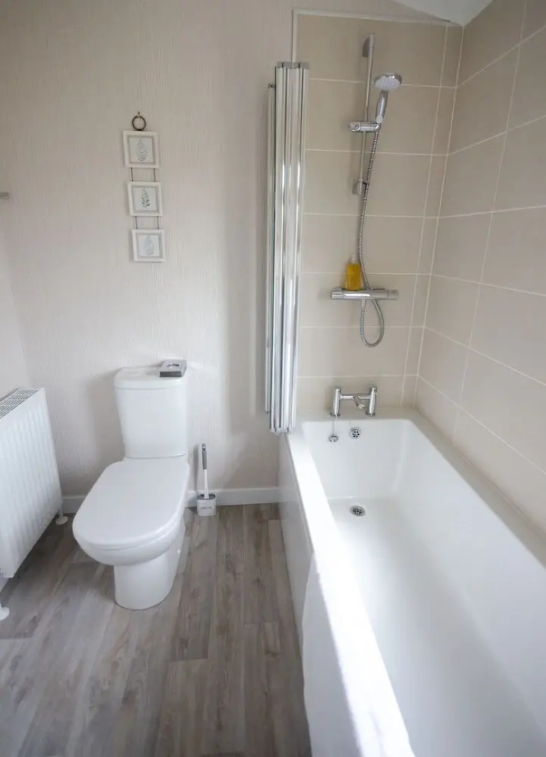 Hollicarrs - Hares Leap