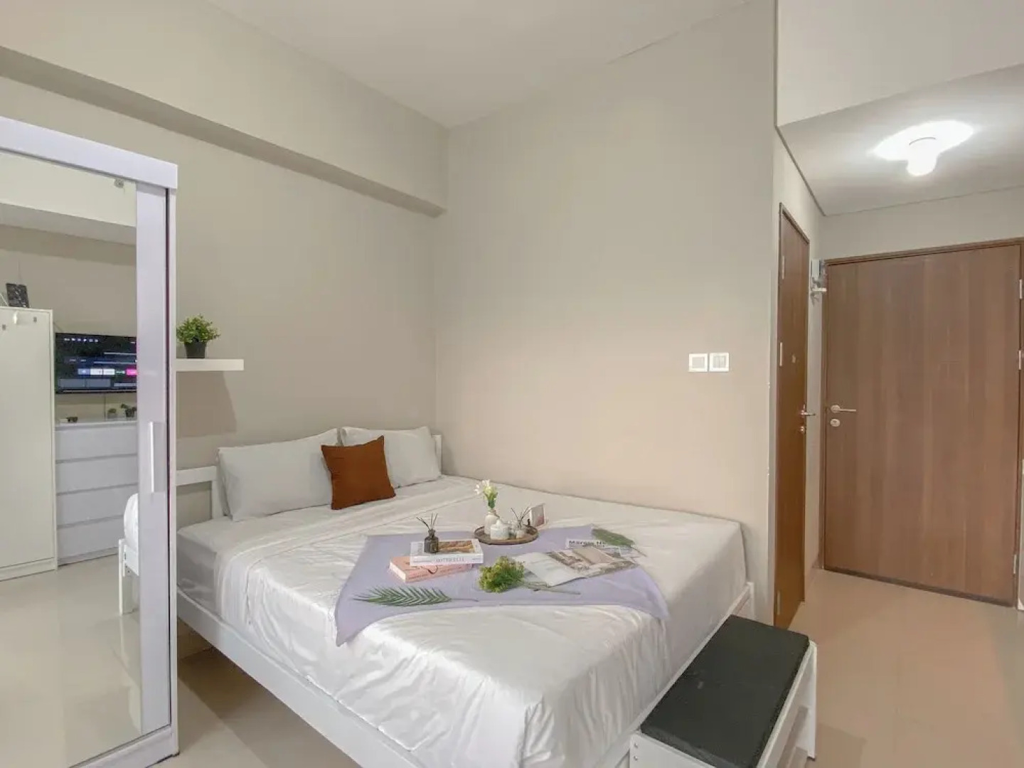 Comfy Studio At Lrt City Sentul - Royal Sentul Park Apartment