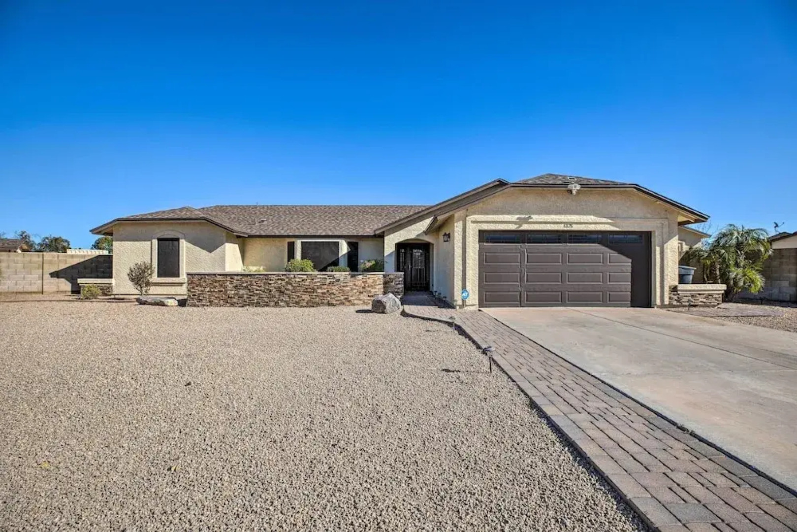 3 Mi to Westgate: Desert Home w/ Hot Tub in Peoria