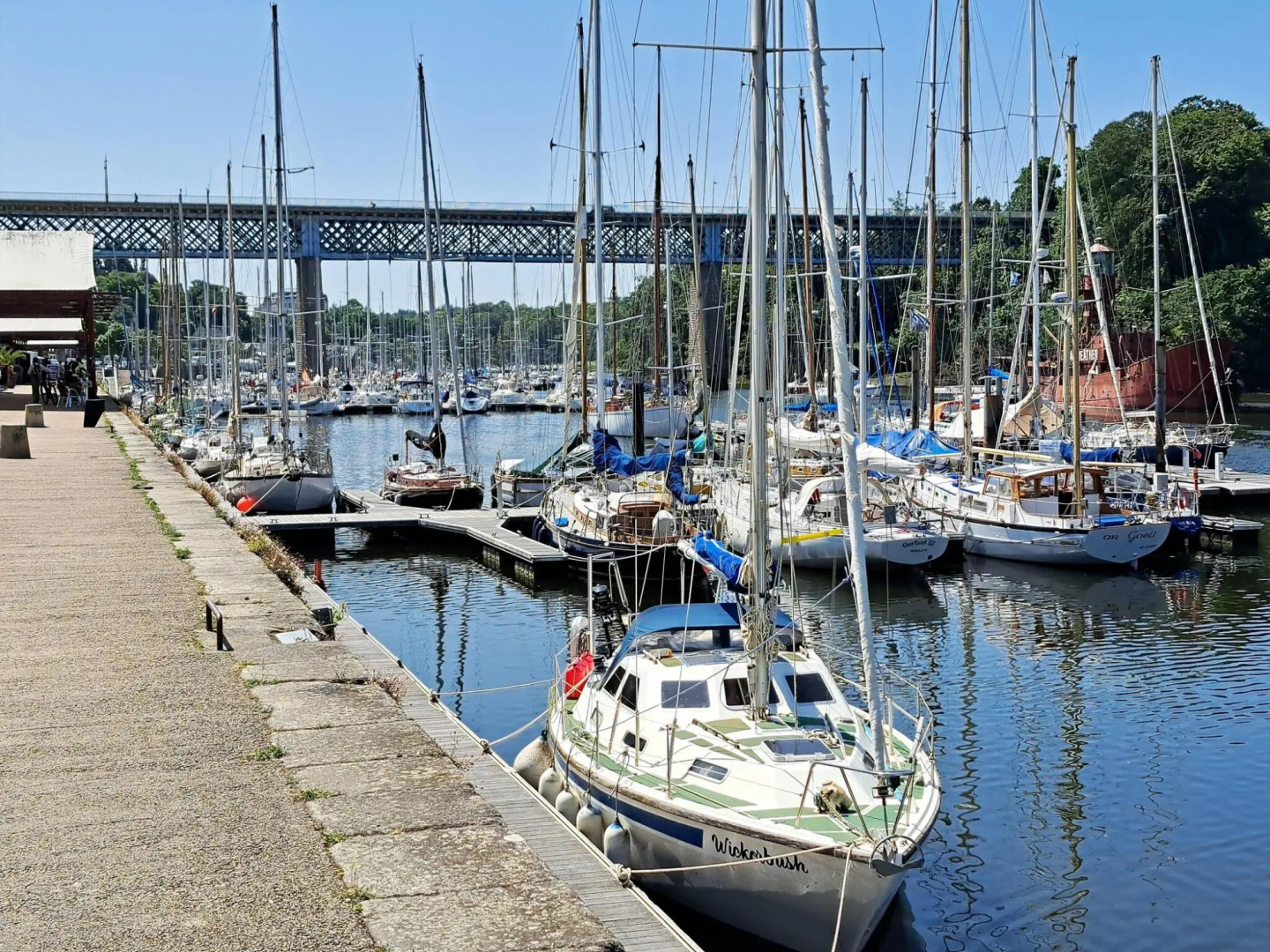 Comfortable Holiday Home With Partial sea Views, Douarnenez-treboul