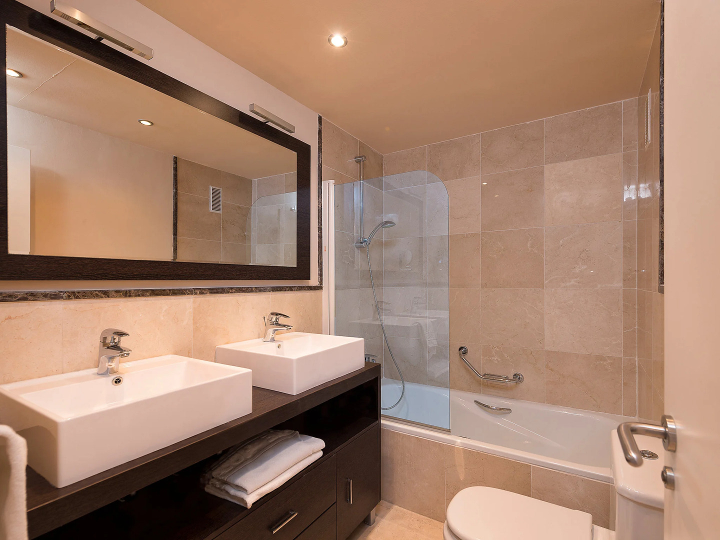 Amazing 2 bedrooms apartment