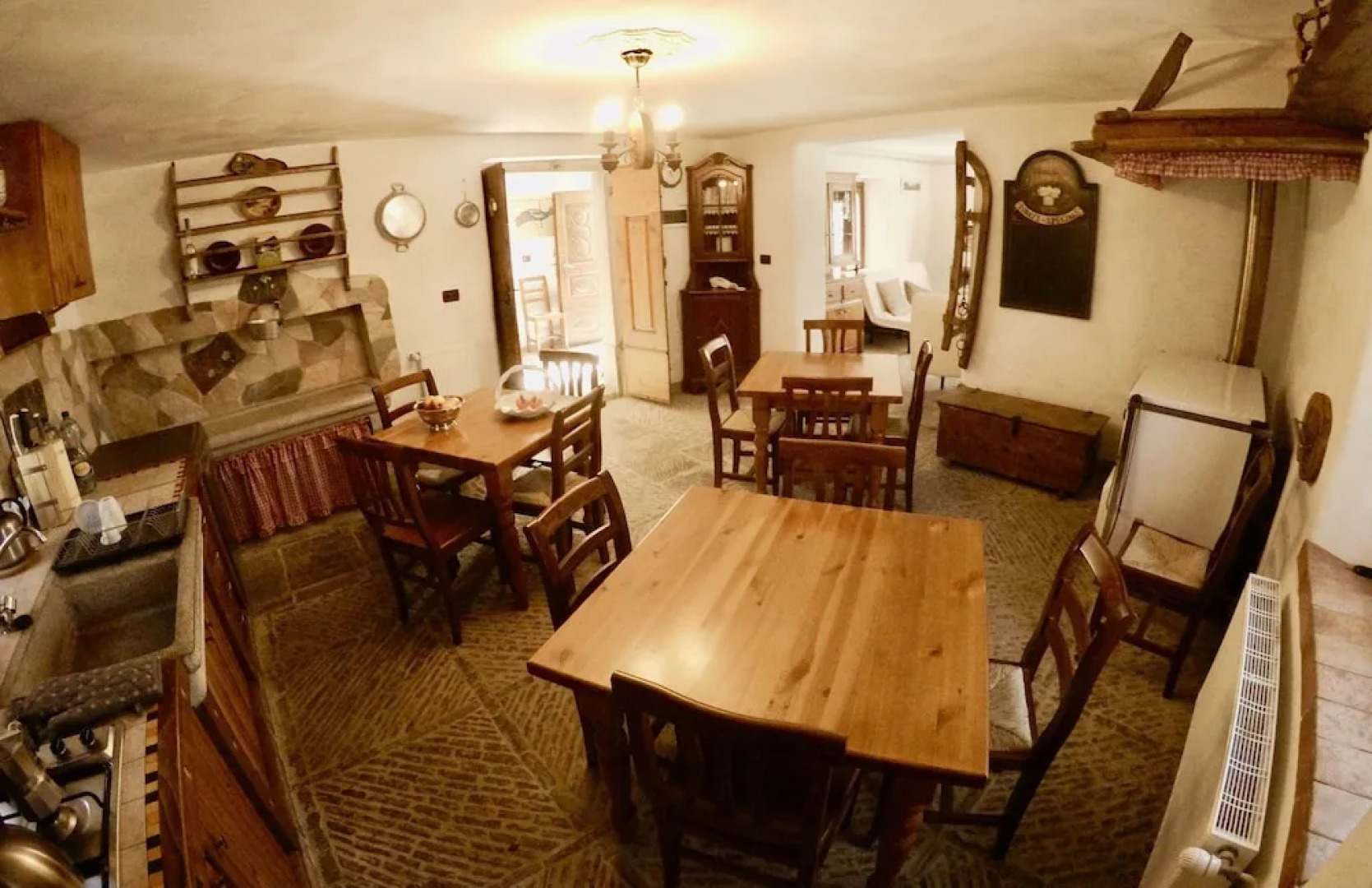 4lander House Balins