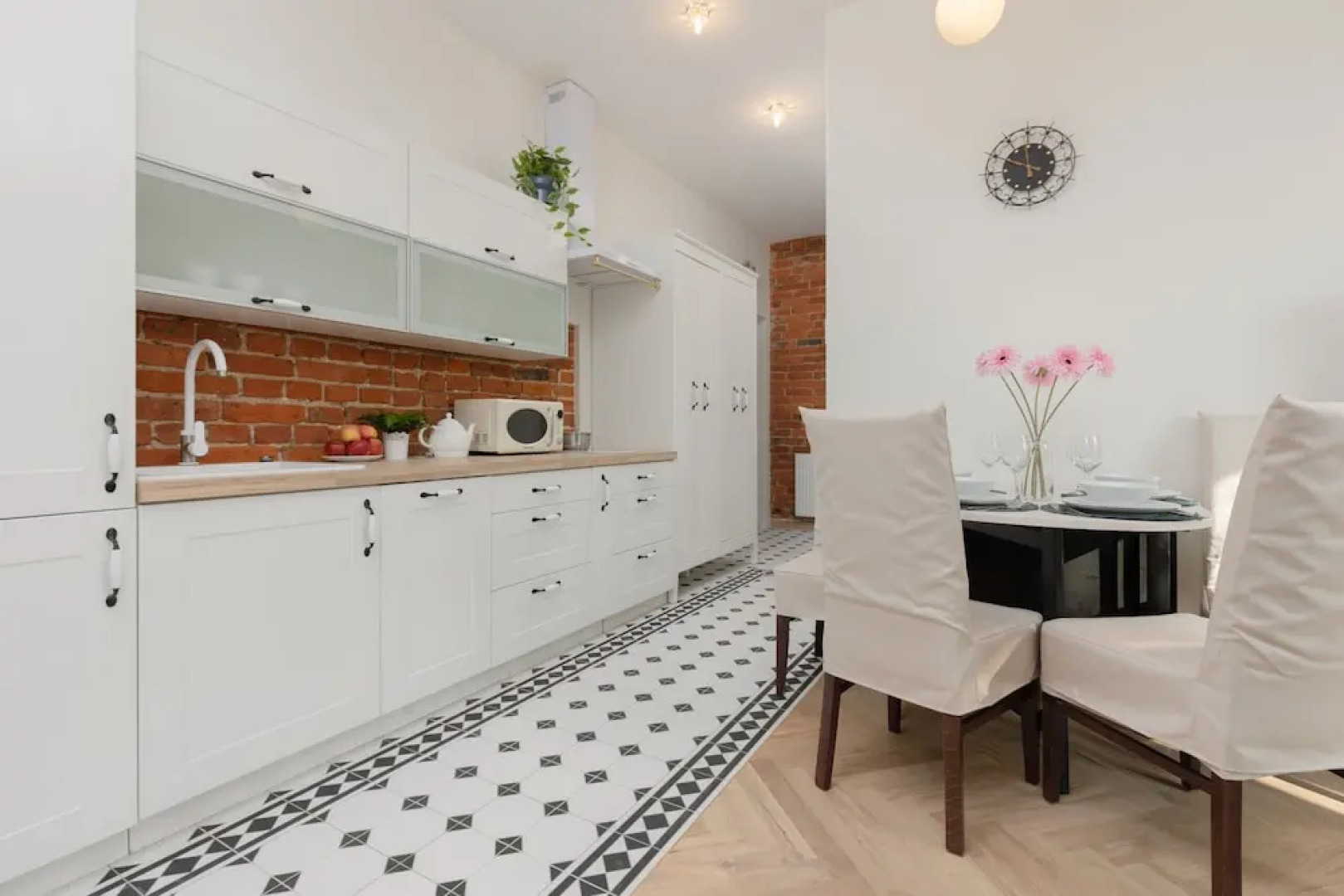 Warsaw Pruszków Apartment by Renters