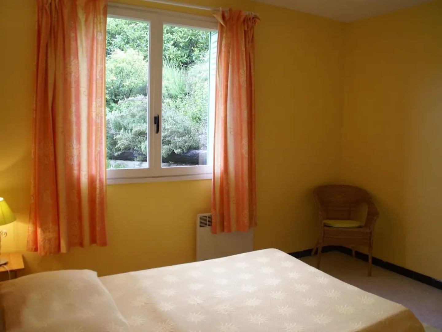 Beautiful Holiday Home in Bourdeaux with Hill View