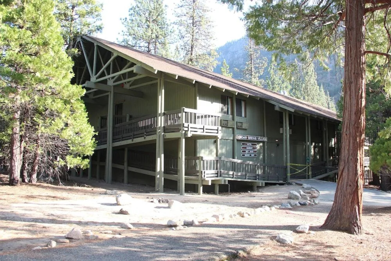 Cedar Grove Lodge