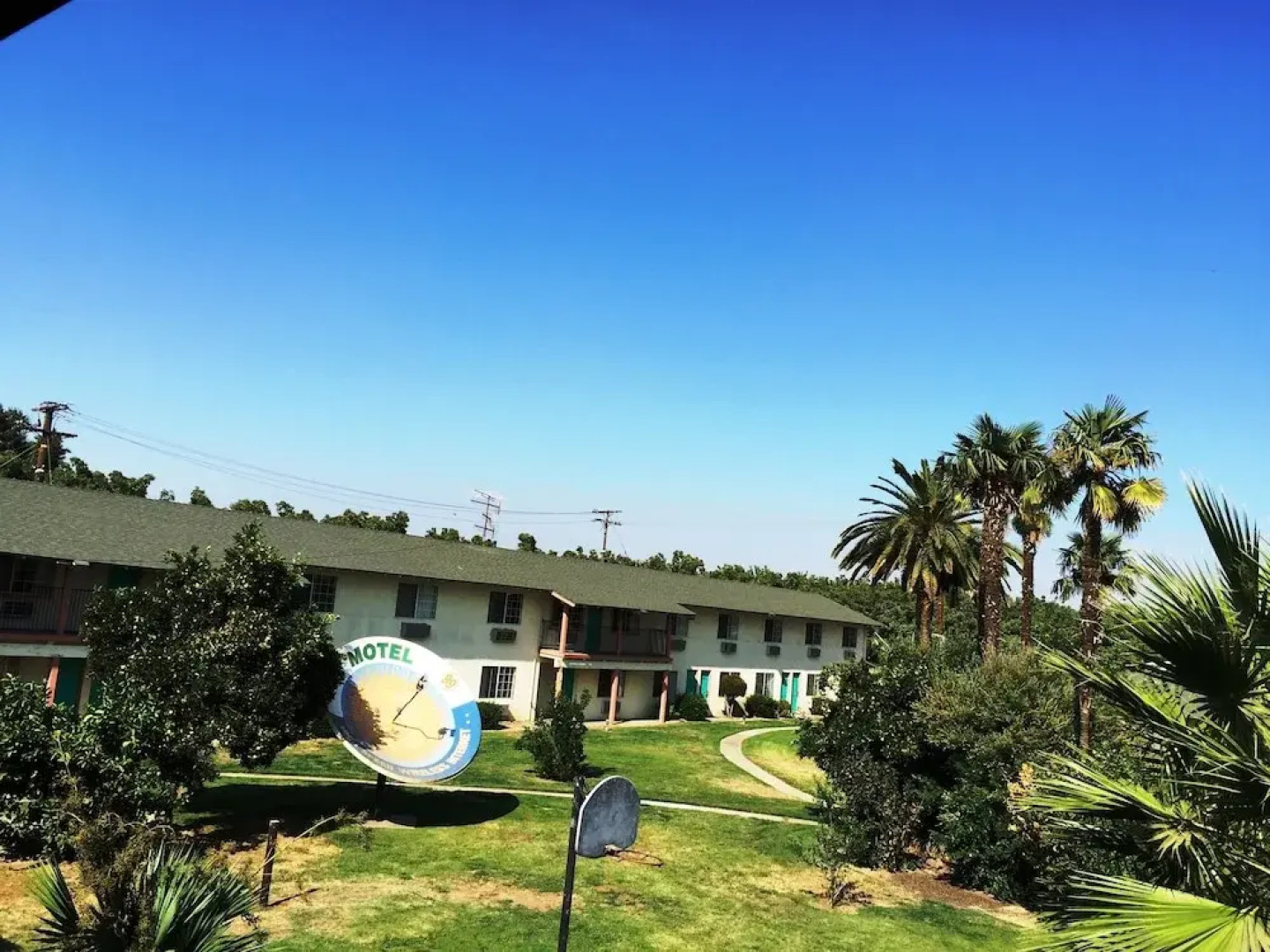 99 Palms Inn & Suites