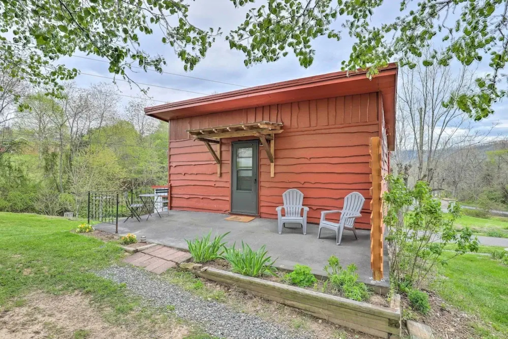 Weaverville Studio ~ 9 Mi to Dtwn Asheville!