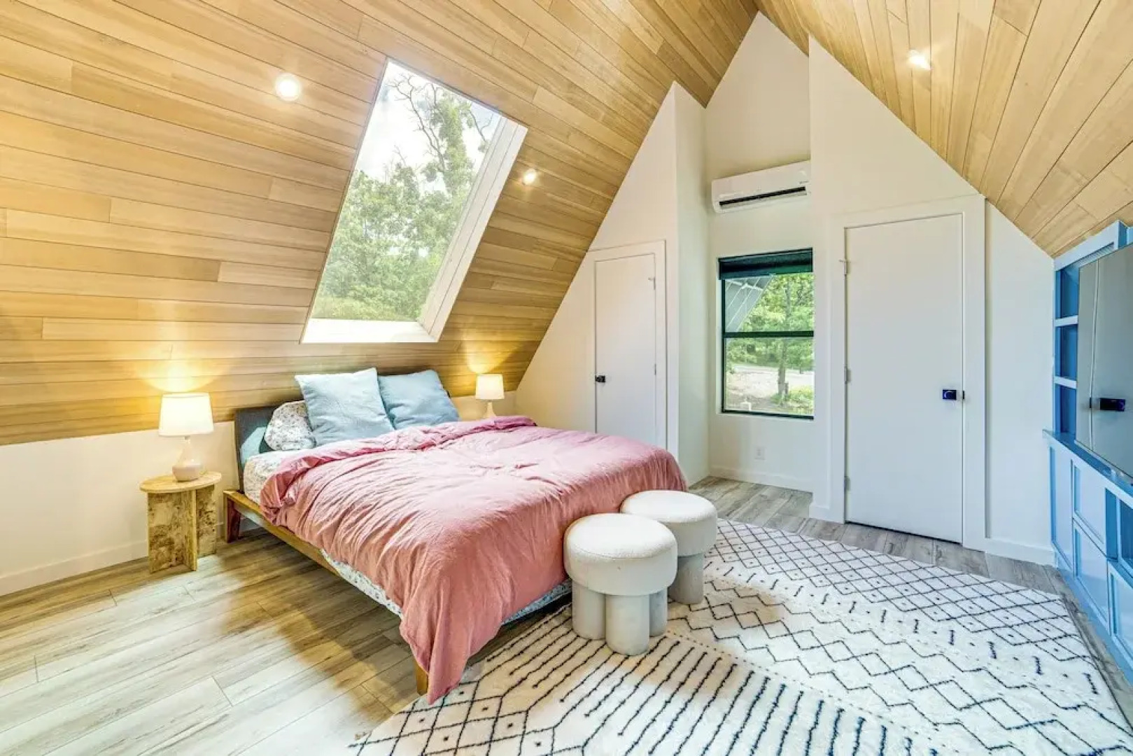 A-frame Cabin w/ Deck Near Cedar Creek Lake