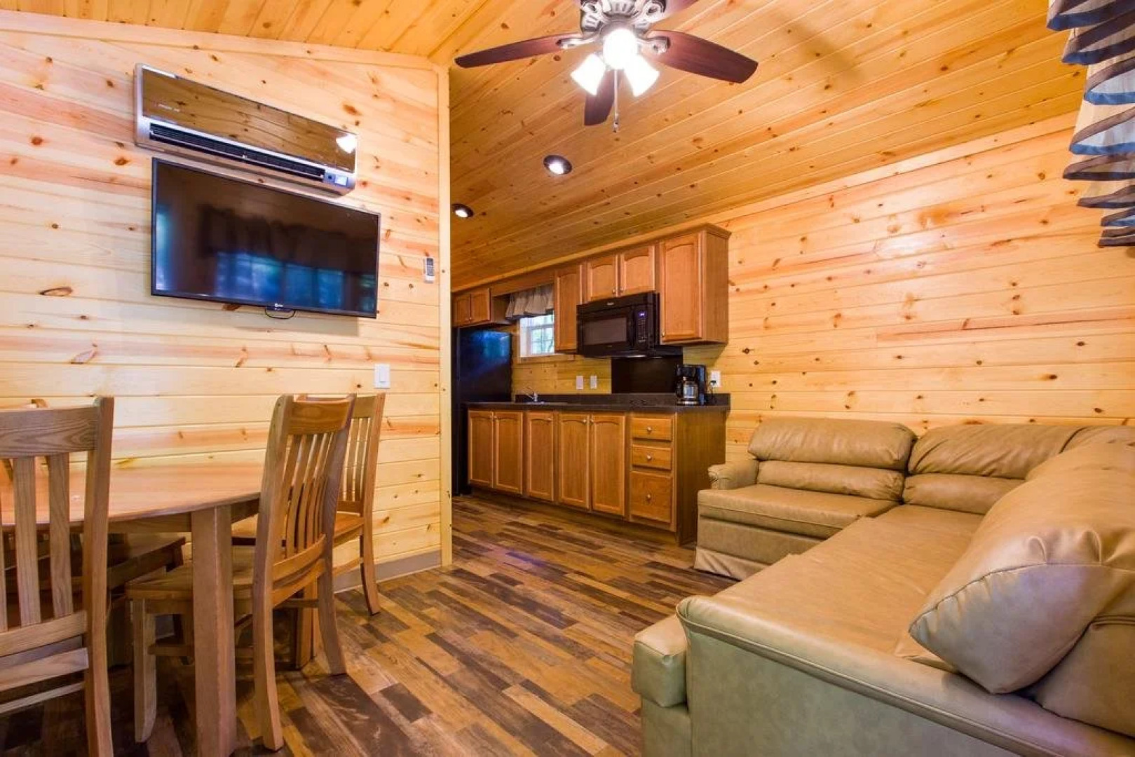 Jellystone Park™ at Birchwood Acres