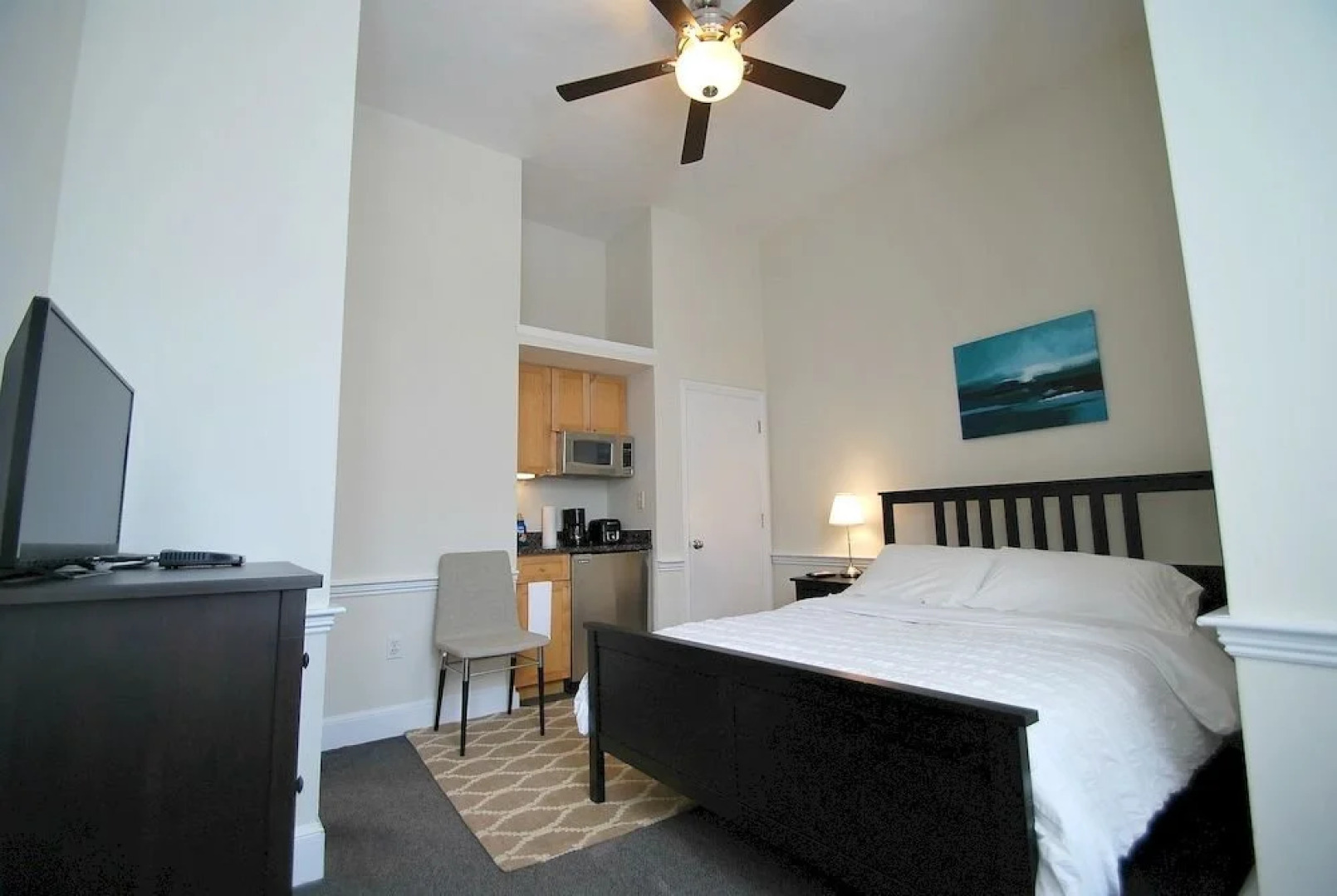 Concord Square Suites