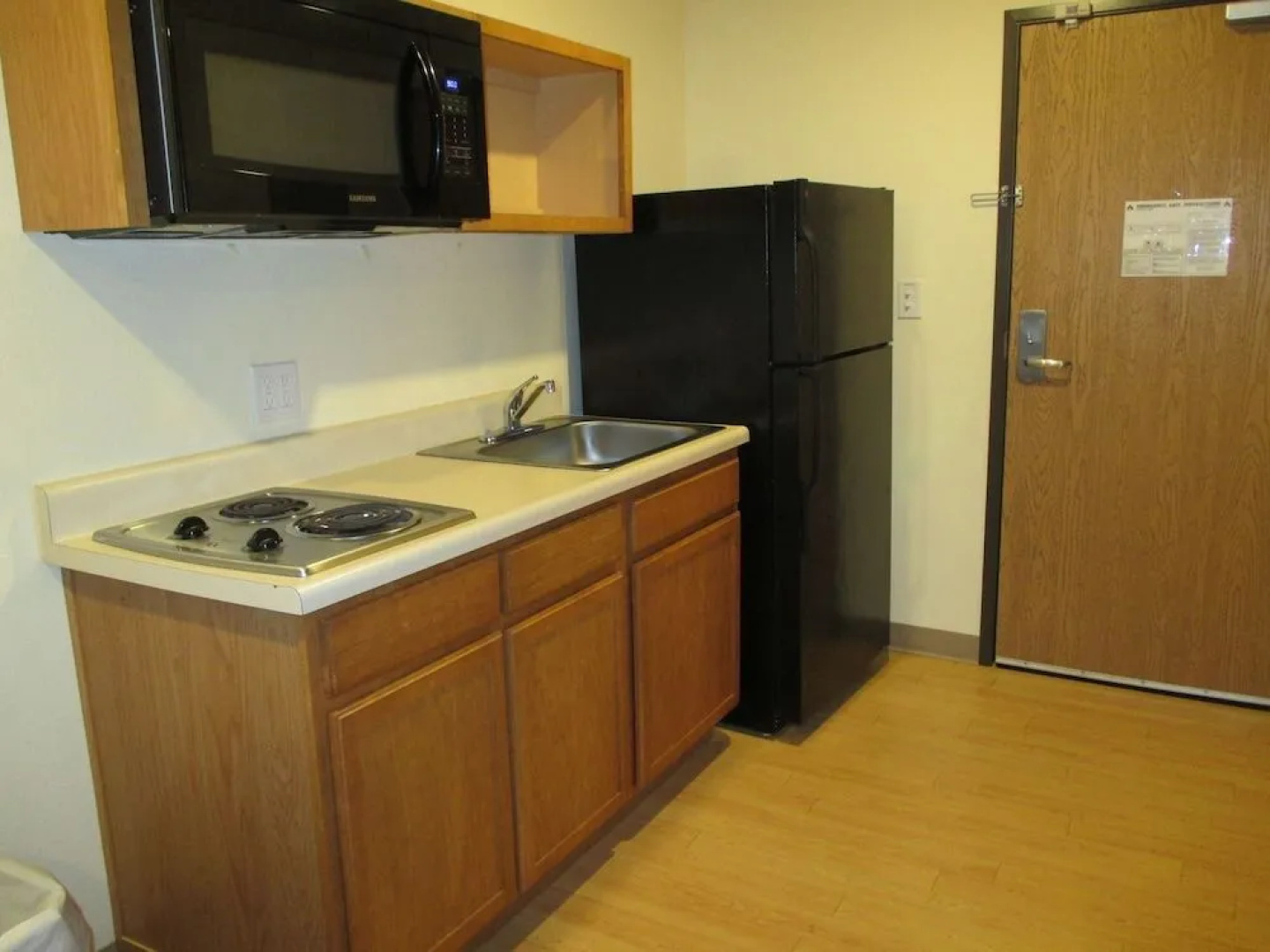 Amelia Extended Stay & Hotel