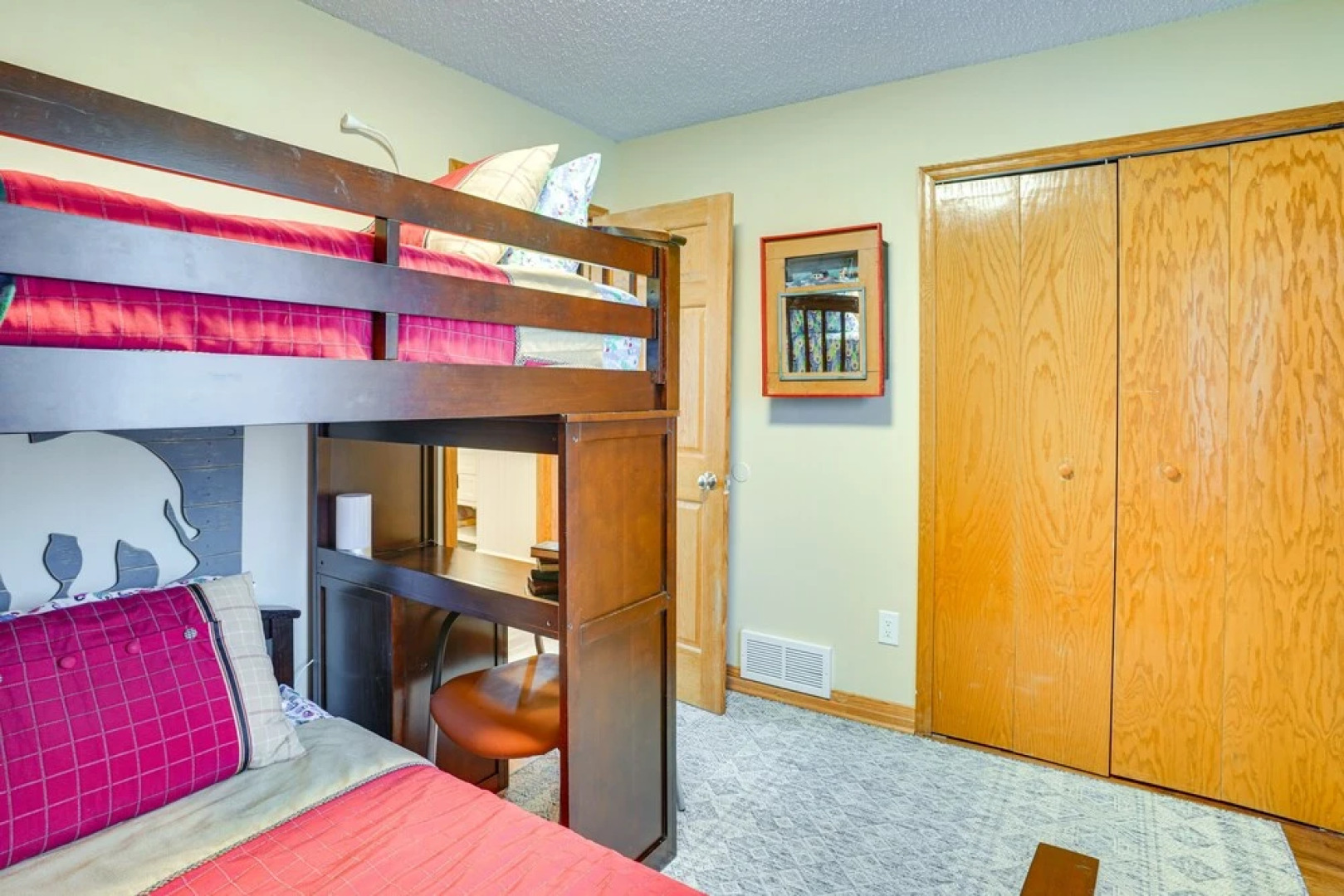 Charming Savage Home w/ Yard: 18 Mi to Minneapolis