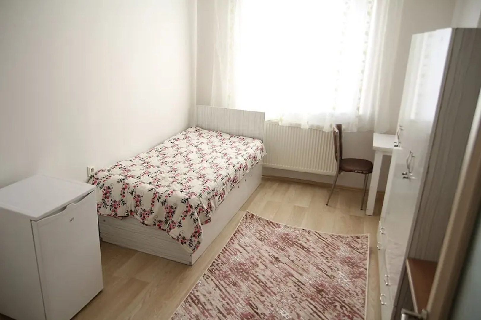 Seckin Apart - Caters to Adult Women