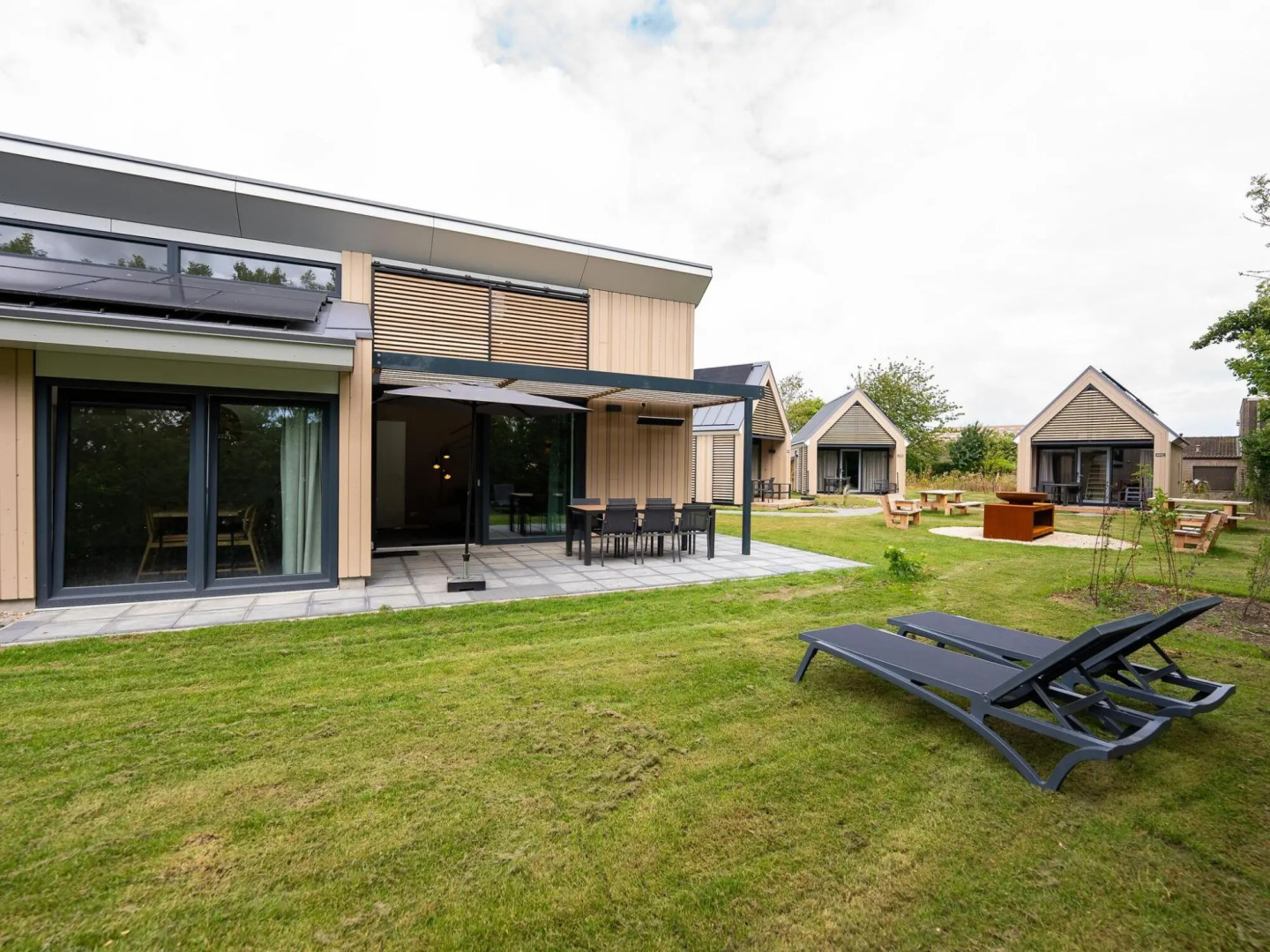 Luxurious villa with sauna, in a holiday park, 900 m. from the beach