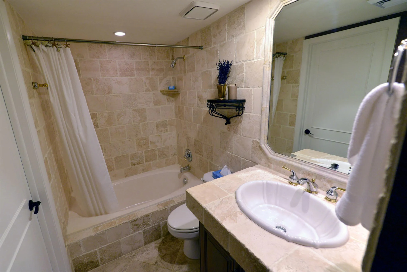 Aqua Bay Club Condos