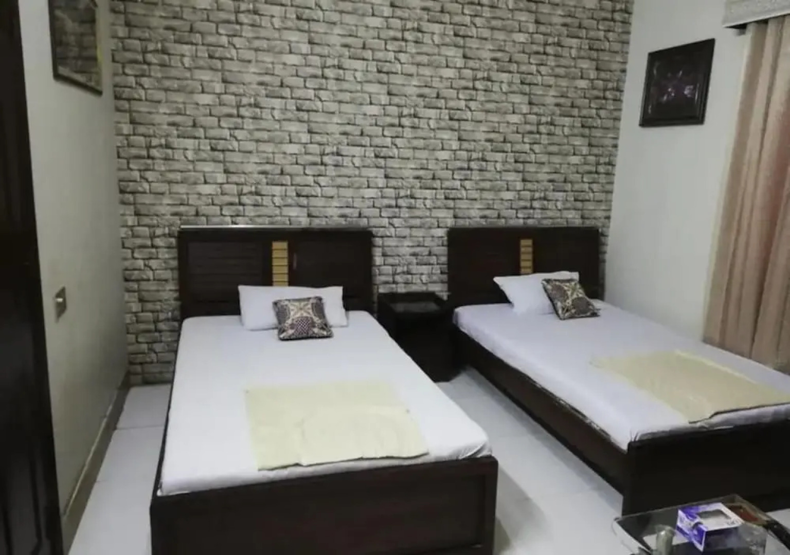 Autobahn Guest house