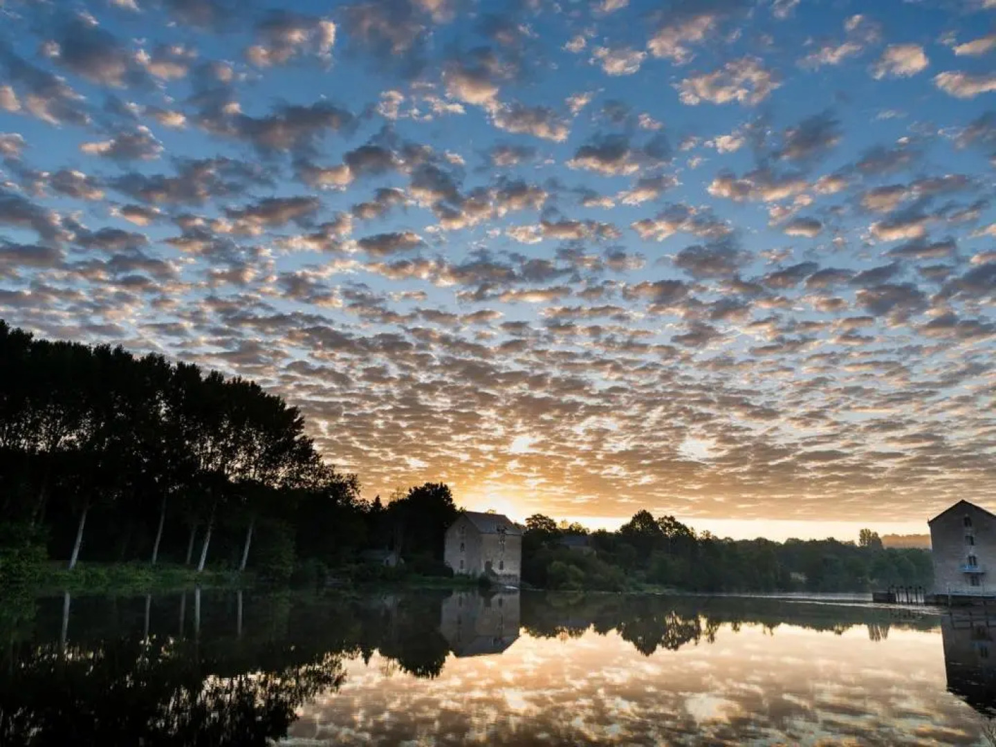 Gîte La Roche-Neuville, 6 pièces, 14 personnes - FR-1-600-148