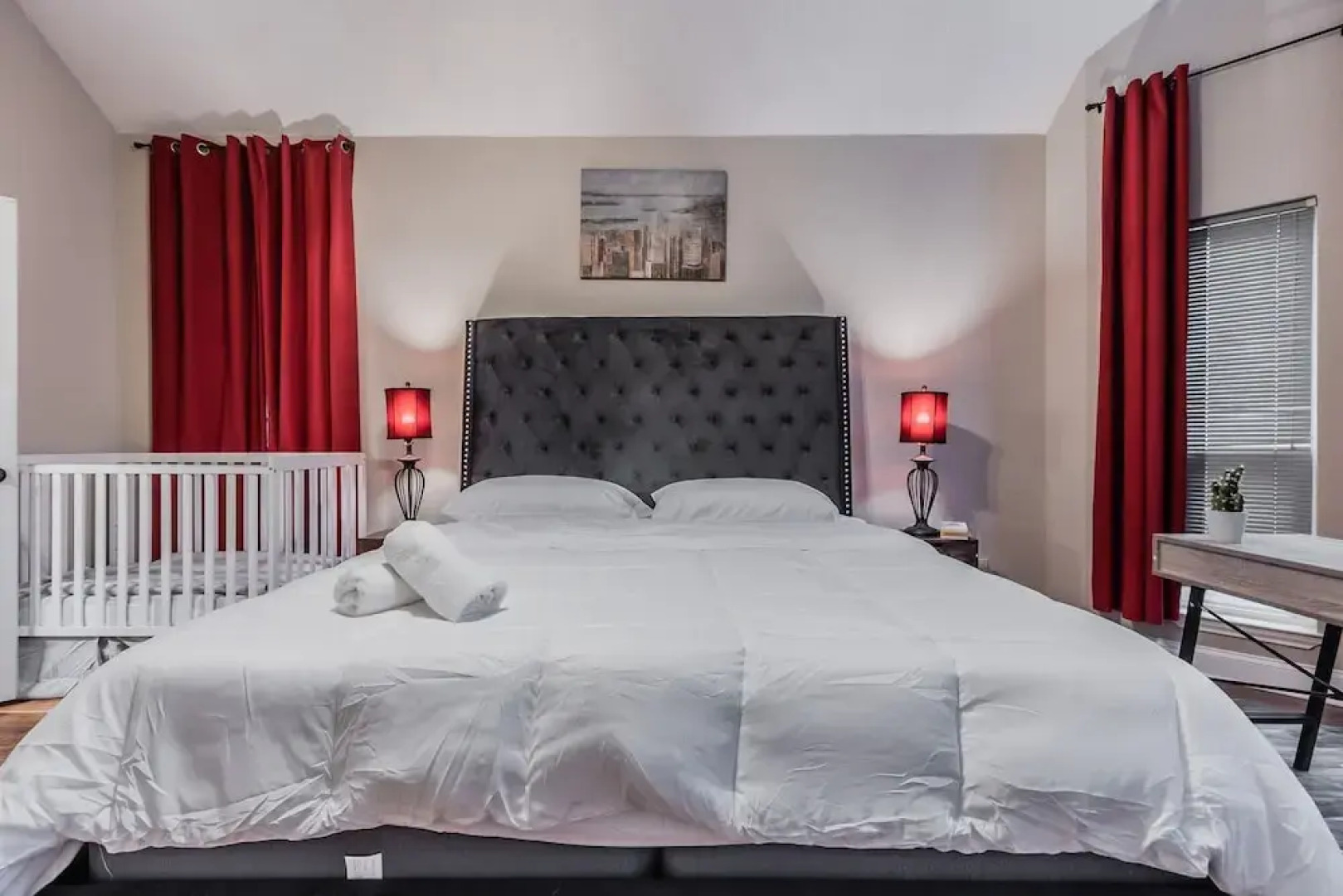 5 Bedroom Spacious Getaway, 2 Game Rooms, Hot Tub by Redawning