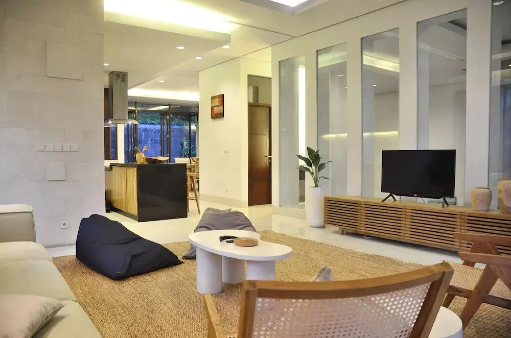 Jasmine Cozy Villa 3 BR Heated Pool and Billiard