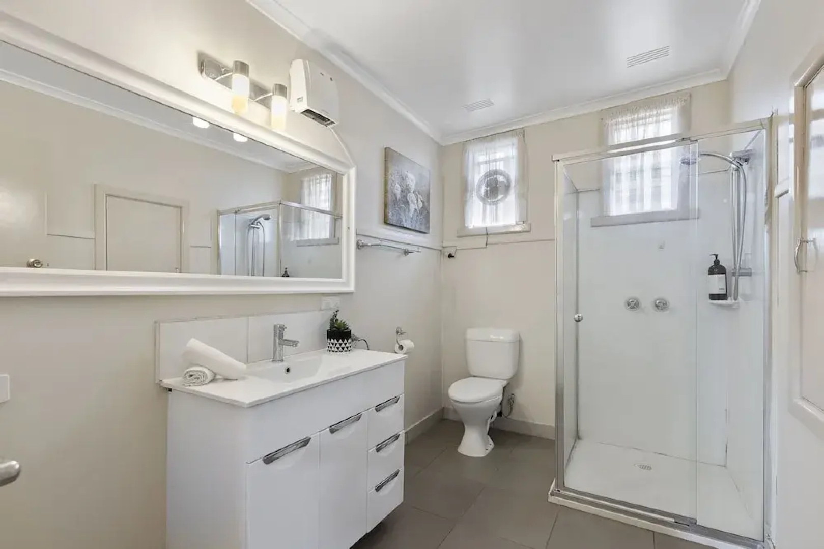 The Gazebo Place - Spacious 4 Bedroom near Murray River