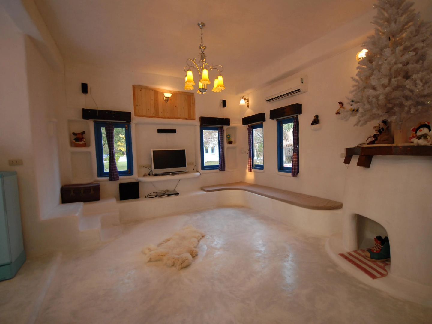 Scenic Riverside Resort