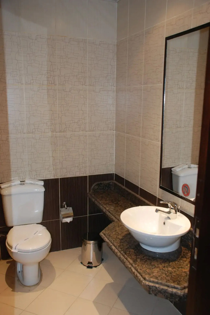 Palm Beach Host Mark