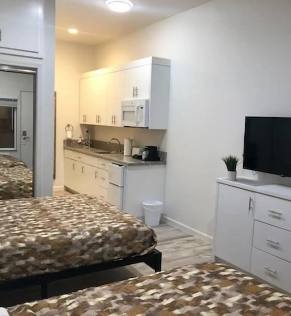 Villa Alamari Inn And Suites