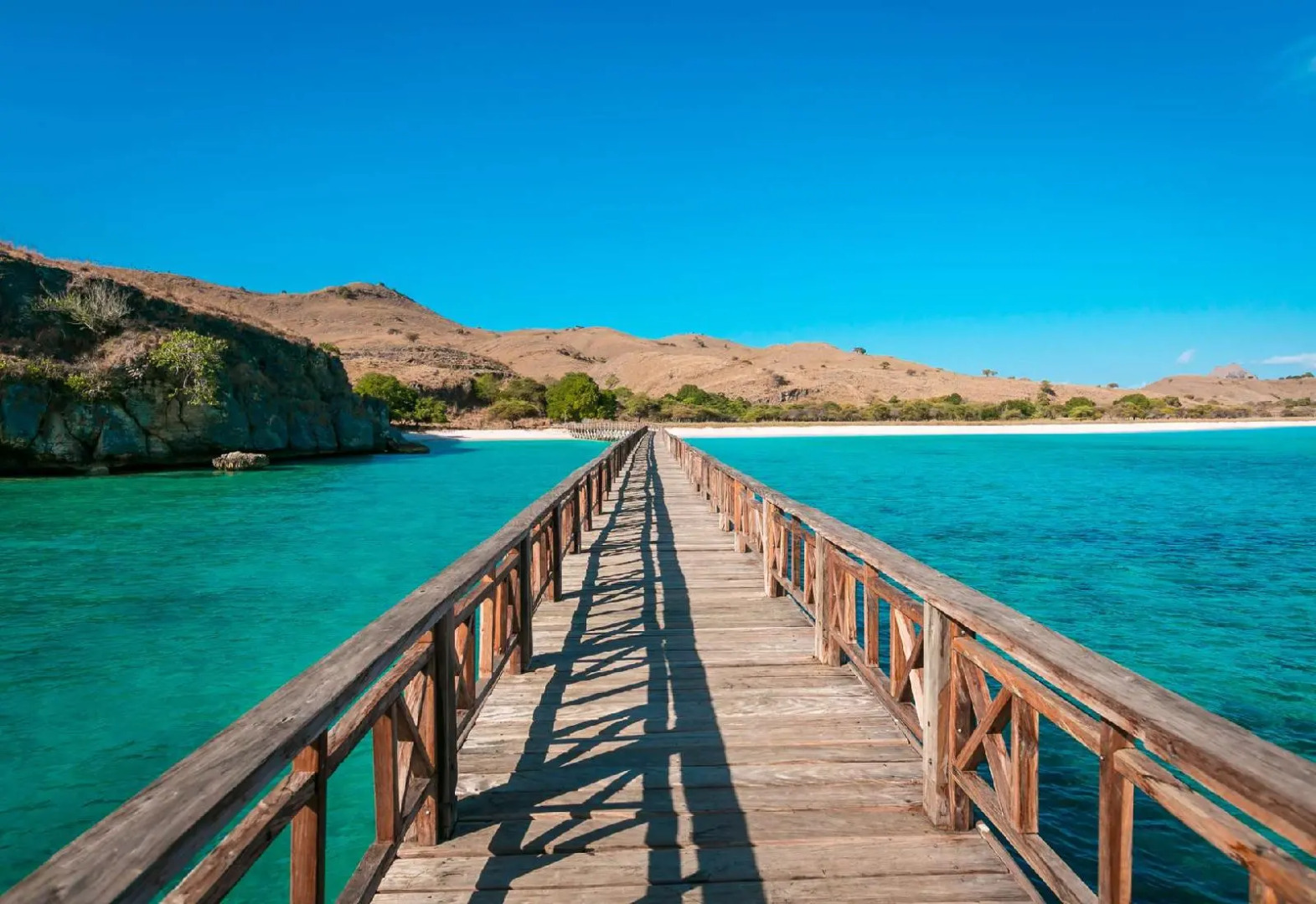 AYANA Komodo Waecicu Beach