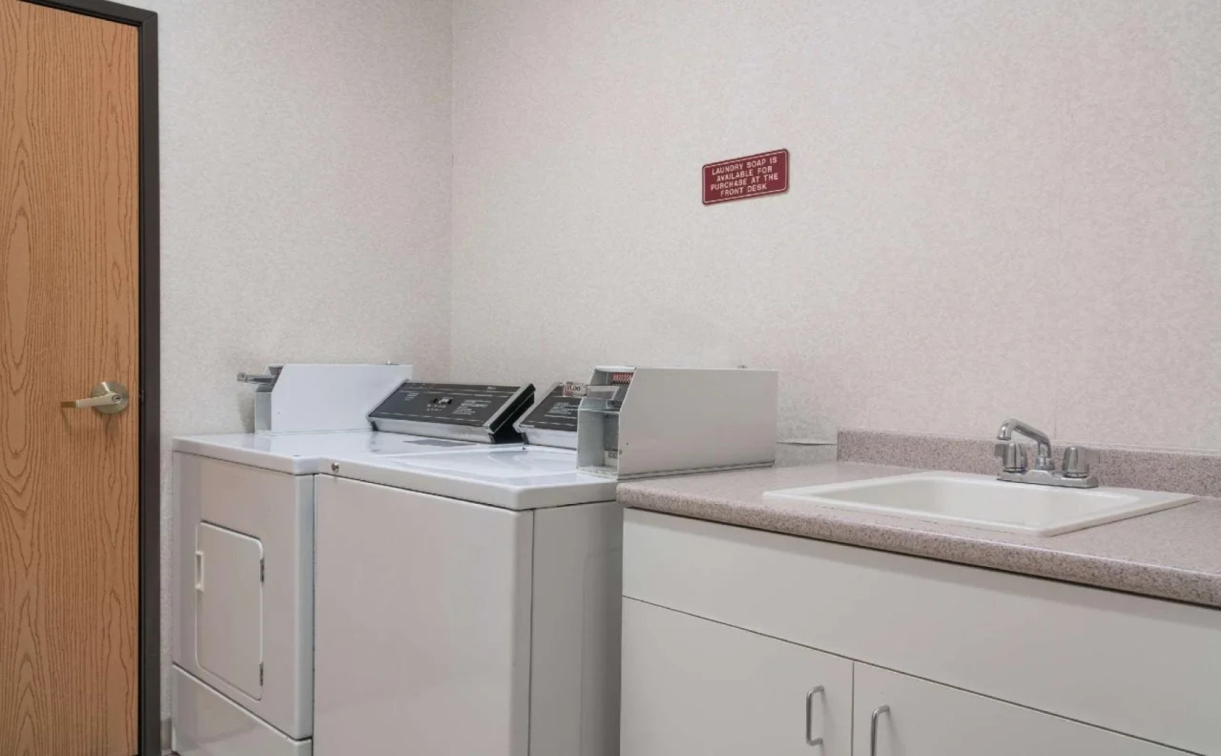 Travelodge & Suites by Wyndham Fargo/Moorhead