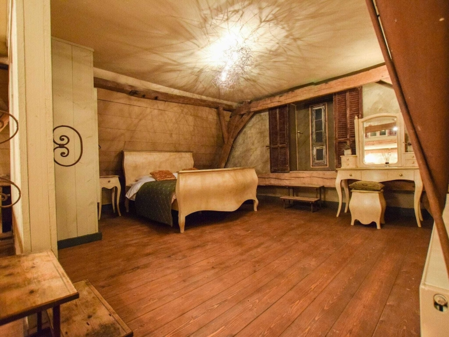 Posh Holiday Home in Alphen with Hot Tub