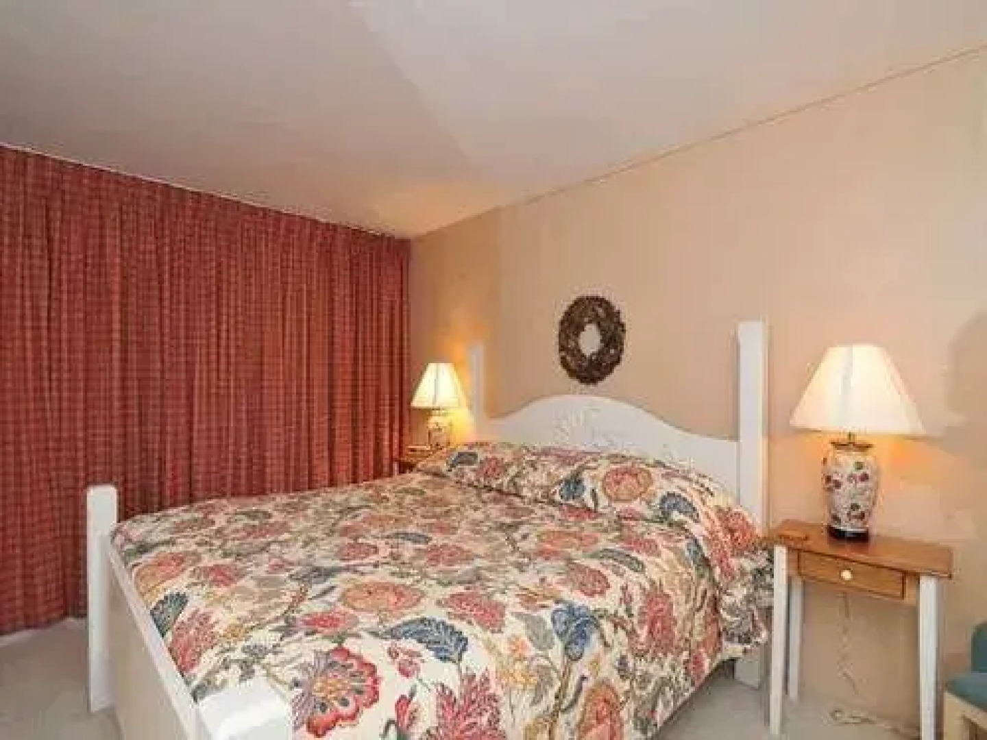 Snowcreek Condominiums Summer Pool with Sun Valley Amenities