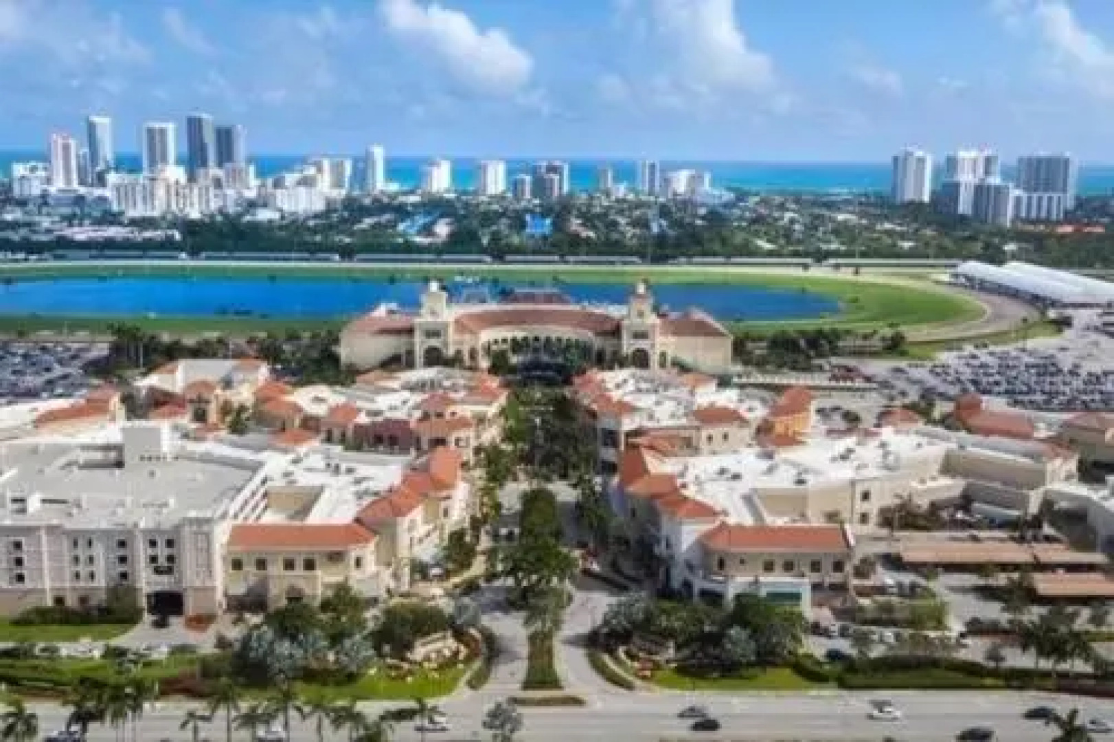 1 bedroom, 6 people - walk from the Beach, Shopping Mall and Restaurants