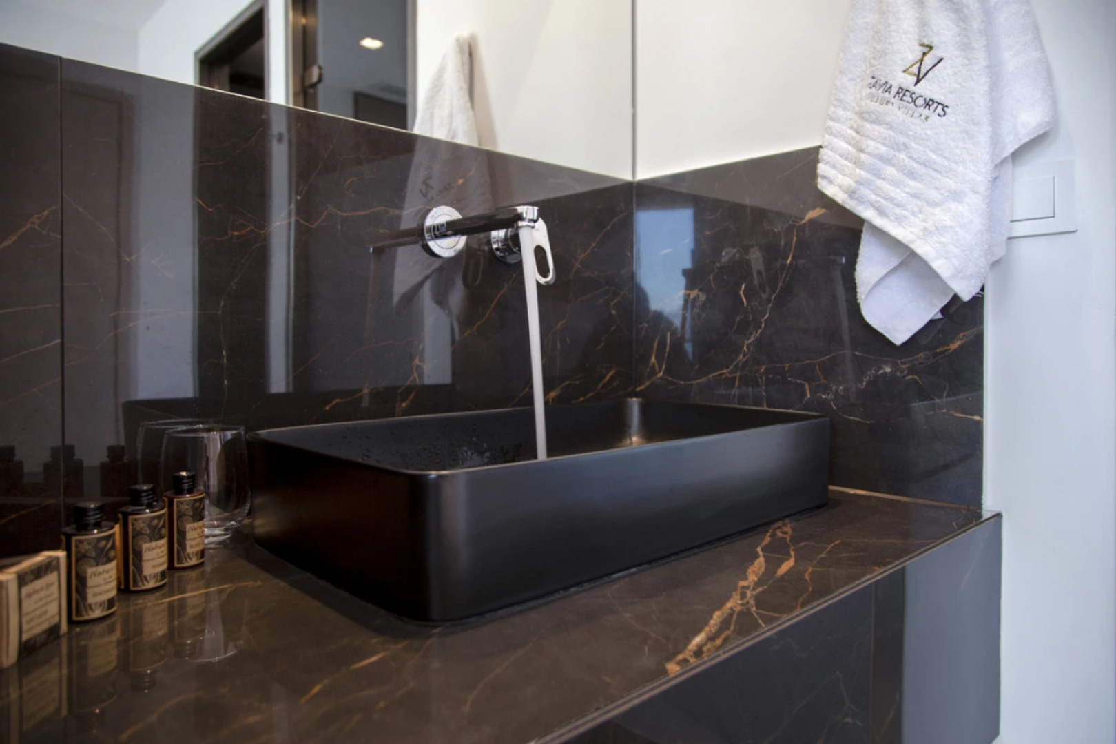 Zavia Pente in Syvota