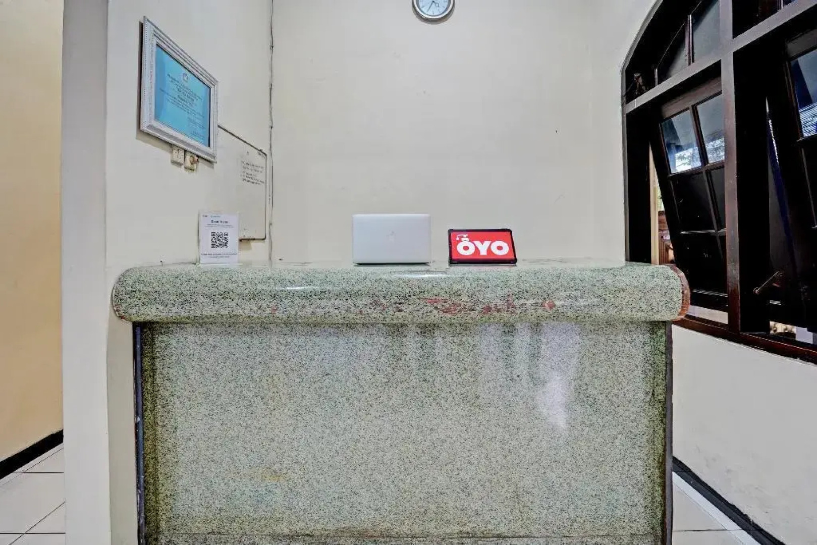 OYO 91198 Hotel Mahkota 2 Lamongan