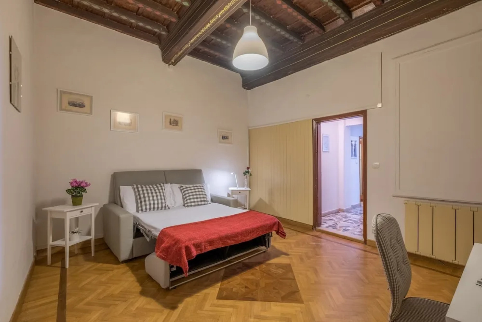 Santa Maria Novella Beautiful View for 6 - Three Bedroom Apartment, Sleeps 6
