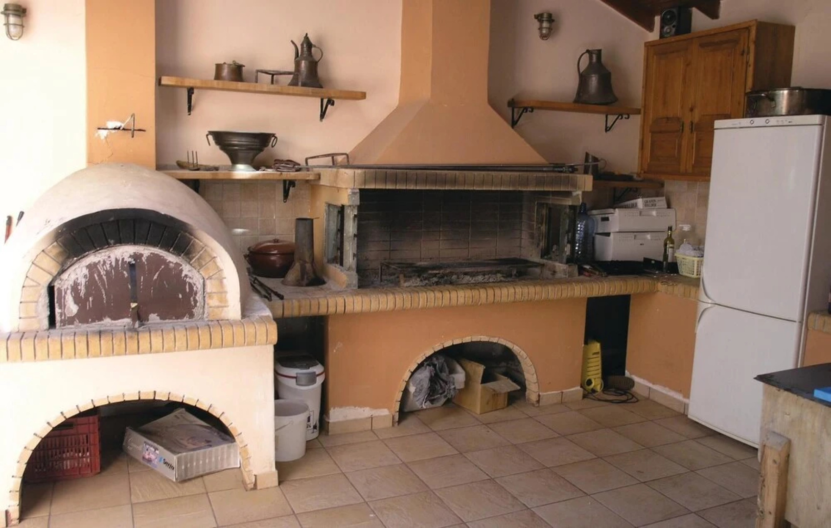 Stunning Home in Kiato With Sauna, Wifi and 5 Bedrooms