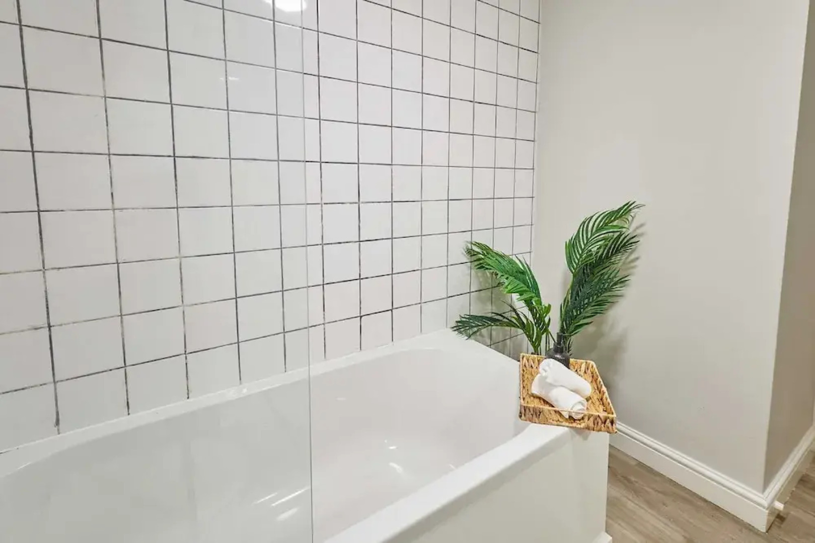 Host Stay Raven s Nest Suite