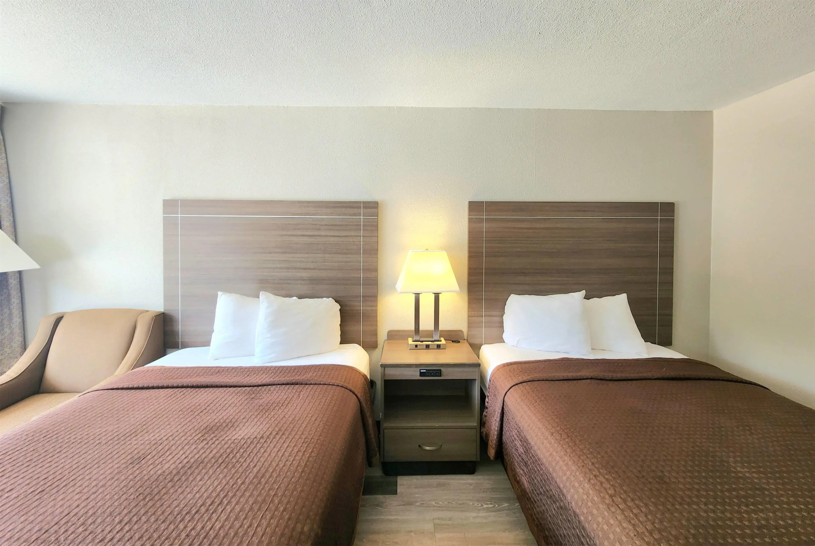 Days Inn by Wyndham Seguin TX