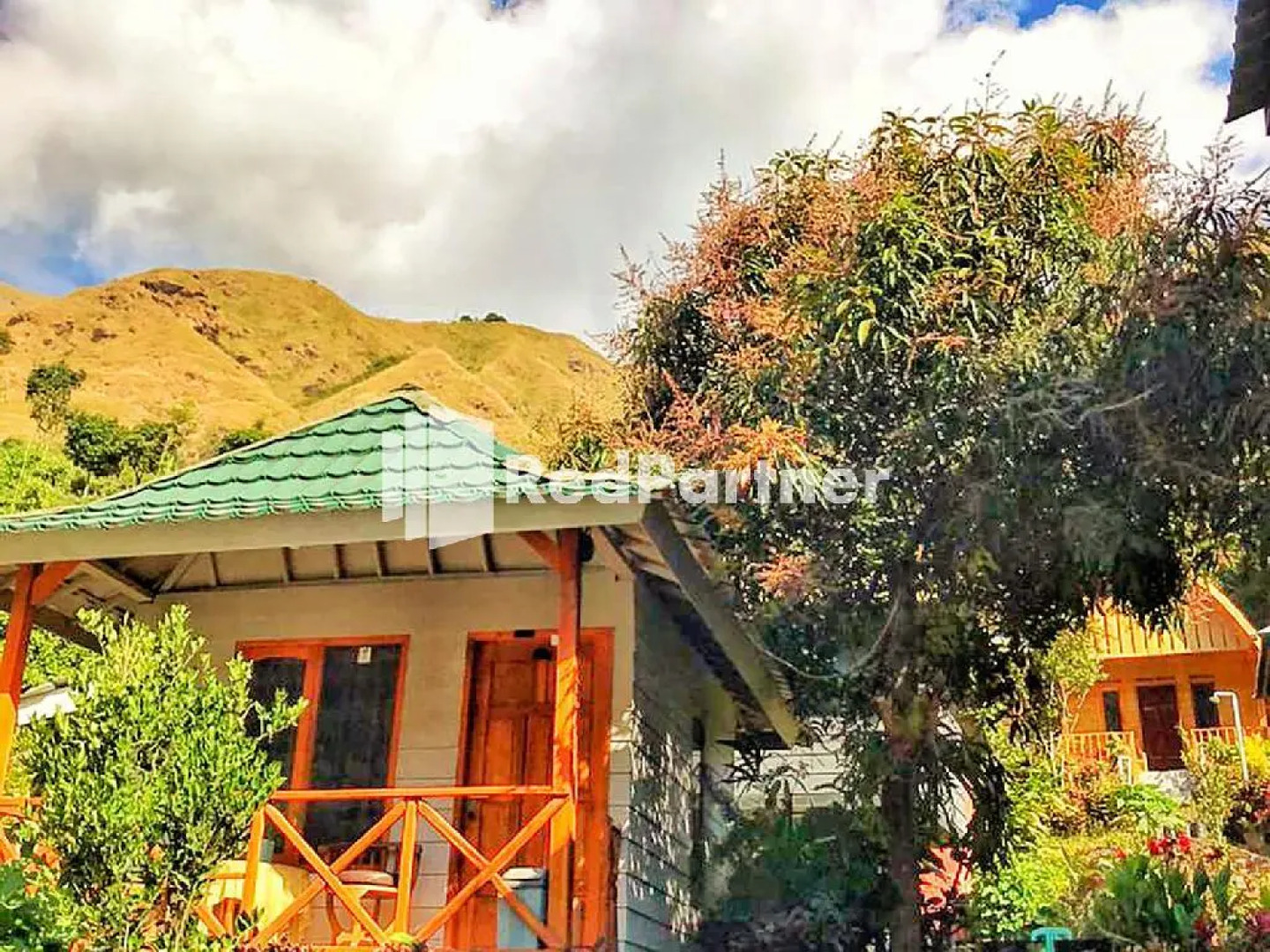 Paer Doe Bungalow RedPartner