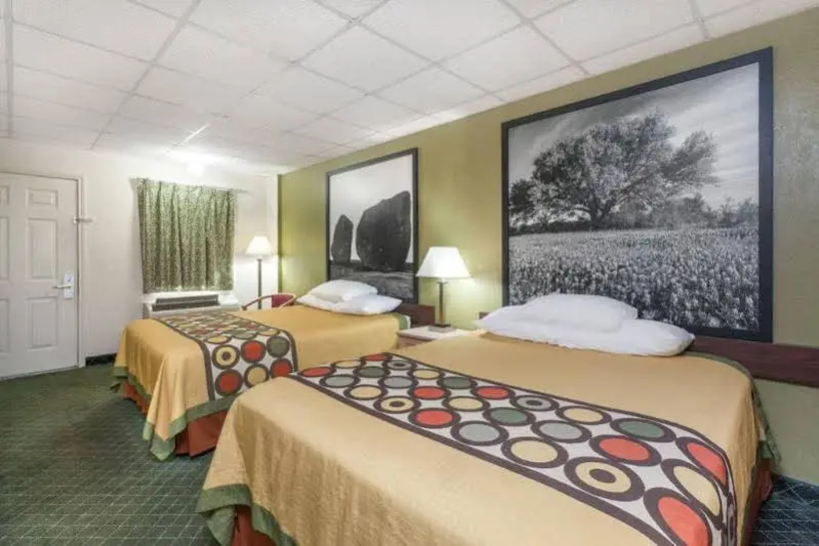 Super 8 by Wyndham Fredericksburg