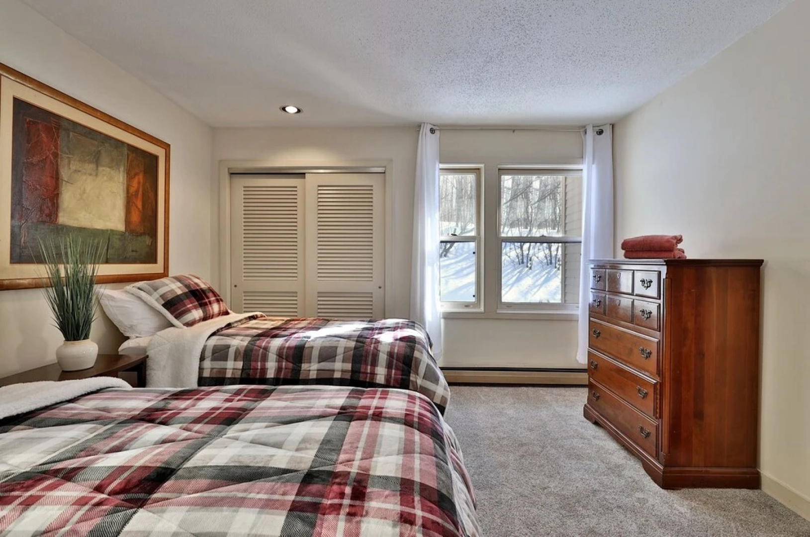Skiers! Fox Hollow 2br/2ba Condo. Across From Pico, Minutes To Killington 2 Bedroom Condo