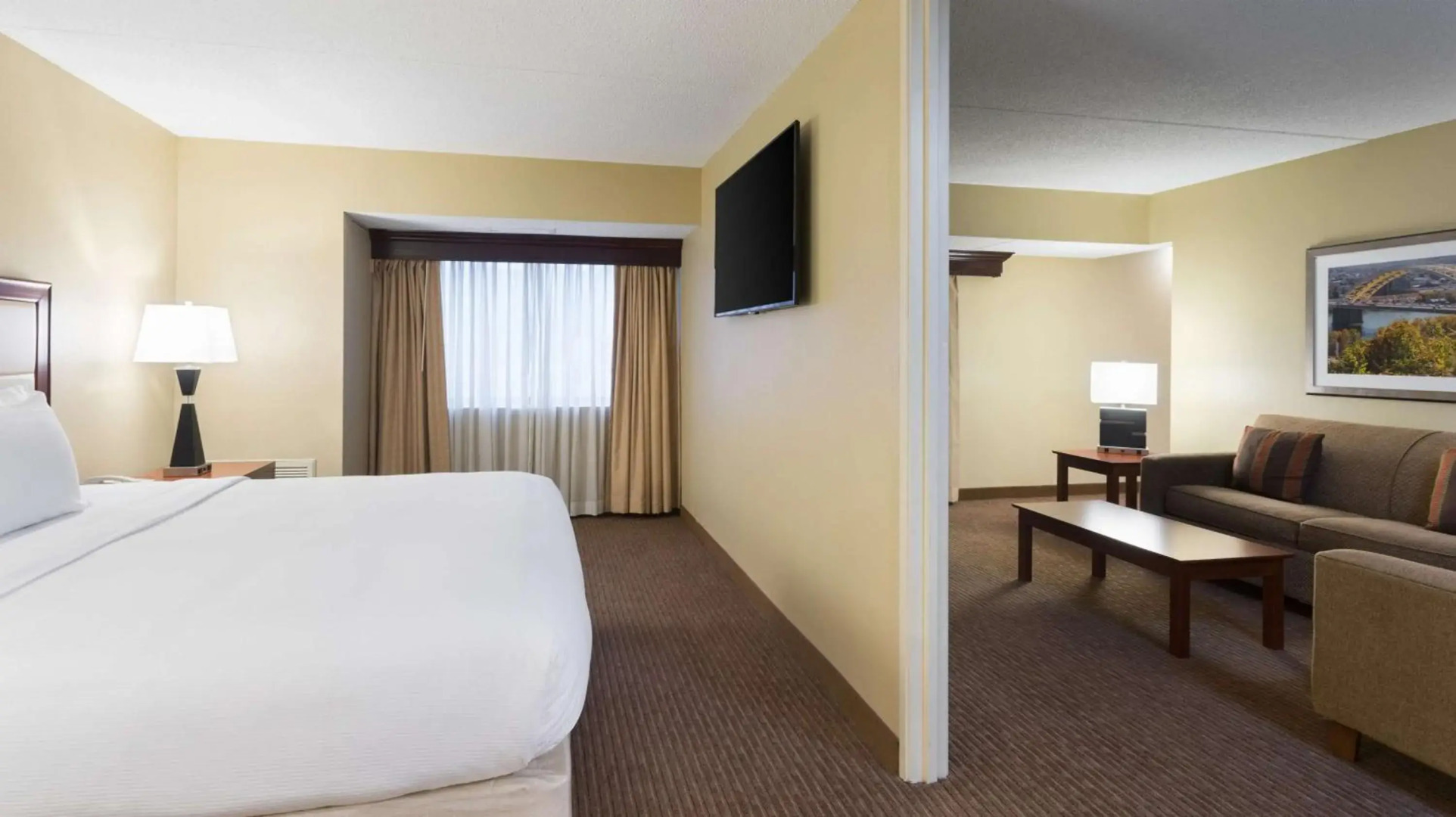 DoubleTree Suites by Hilton Hotel Cincinnati - Blue Ash